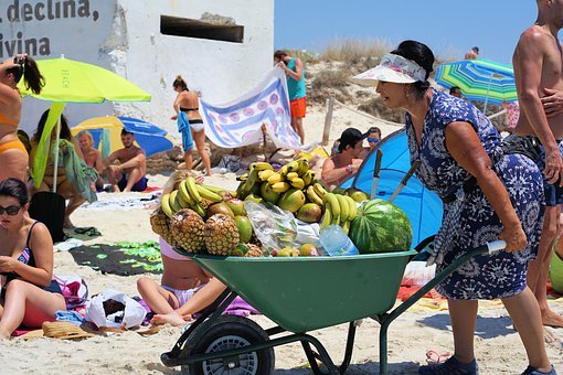 英雄谢幕,享荣誉忍非议